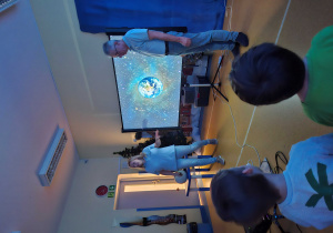 Warsztaty Wesołego Uniwersytetu o kosmosie.